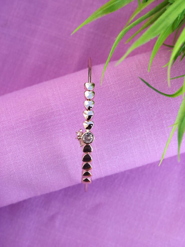 This image represents Imitation jewelry.